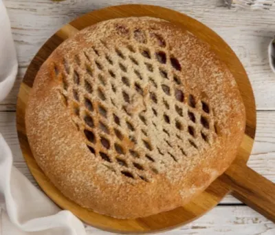 Пирог с клубникой и киви