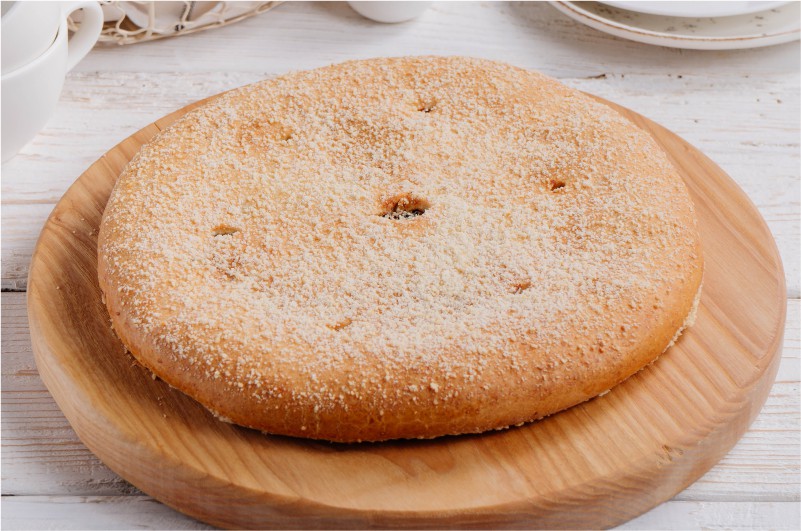Пирог татарский с творогом курагой и черносливом