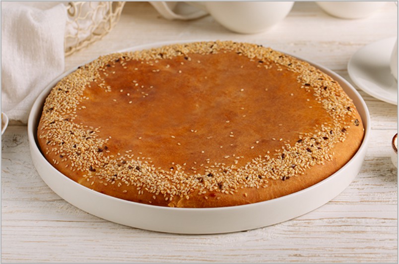 Пирог осетинский с курицей, сыром и грибами